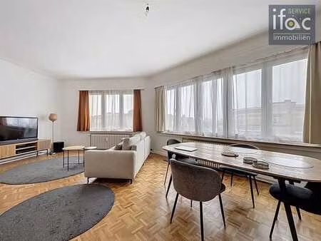 appartement lumineux et bien entretenu situé au 4ième étage