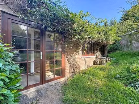 maison une chambre dans ilot arrière - jardin