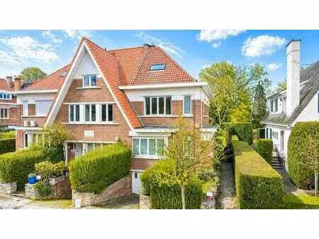prox. pl. dumon - maison unifamiliale - jardin et garage