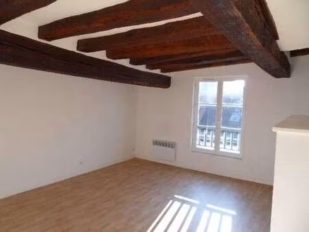 location appartement 2 pièces à la ferté-bernard (72400) : à louer 2 pièces / 54m² la fert