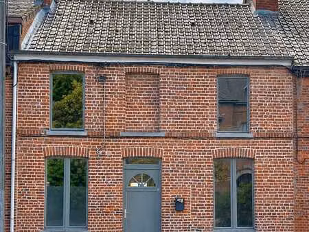 maison 2 façades à leuze-en-hainaut 92m²
