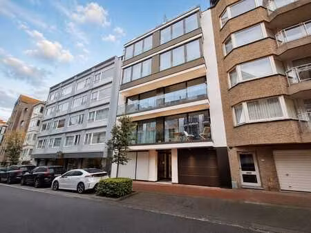 appartement récent avec 2 chambres au centre de knokke.