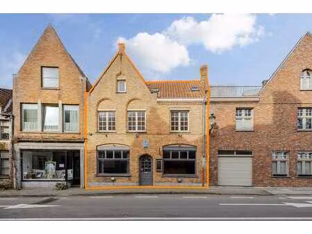 te renoveren café met woonst vlakbij de gentpoort en de v...
