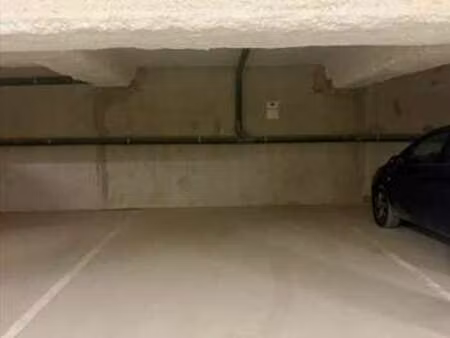 location garage box et parking à saint-malo (35400) : à louer / saint-malo