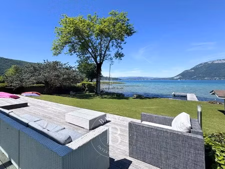barnes annecy - propriete pieds dans l'eau