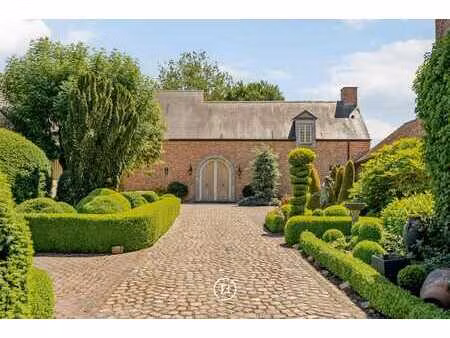 maison de cocher exclusive sur un domaine d’env. 12.800 m²