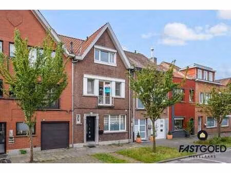 ruime 4-slpk burgerwoning met zuidgerichte tuin