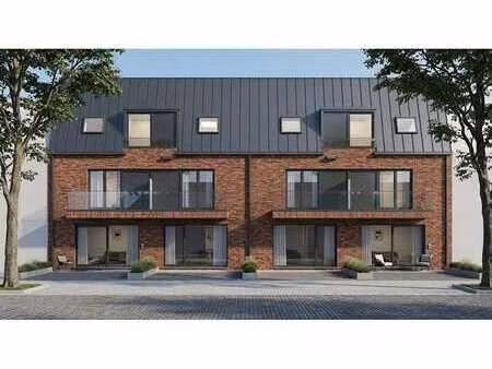 projectgrond met villa  bouwgrond en ontwikkelingspotentieel