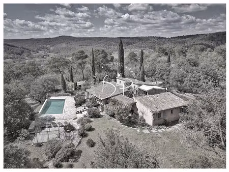 entrecasteaux- a vendre mas provençal plein de charme avec dépendances  piscine  tennis et