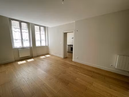 location appartement 2 pièces 42 m² à riom (63200)  nan €