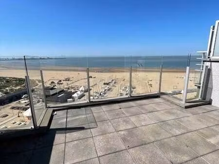 appartement de deux chambres avec grande terrasse et vue mer