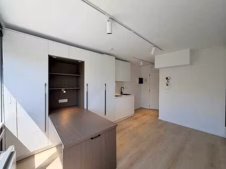 gezellige studio op rustige ligging in kortrijk!