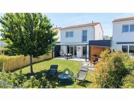 maison t4 avec 3 chambres  terrasse  jardin et garage