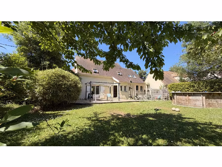 thoiry - maison familiale au calme