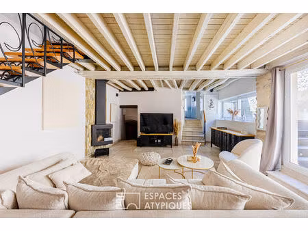 un bijou de charme au coeur du village. pierre  caractère et rénovation d'exception