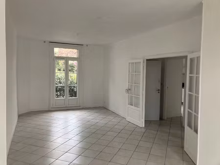 location appartement 3 pièces 60 m² à béziers (34500)
