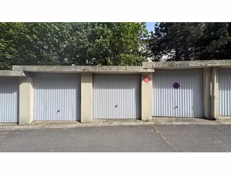 local professionnel à vendre chatillon 1 pièce(s) 13m2 32 200€