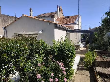 vente maison à la roche-sur-yon le bourg sous la roche (85000) : à vendre / 80m² la roche-