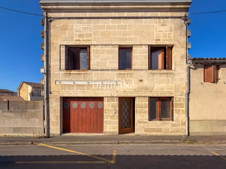 immeuble / maison de caractère à rénover à deux pas de la ga