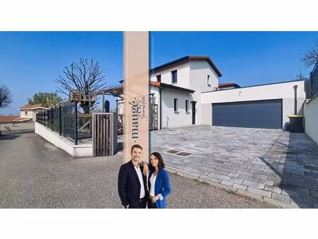 maison - 4 chambres - dont 1 suite parentale - buanderie - doube garage - grande cour - ja
