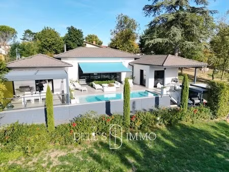 villa de plain pied - piscine - parc 3000m2