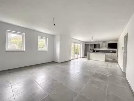 magnifique appartement 3 chambres avec balcon et parking