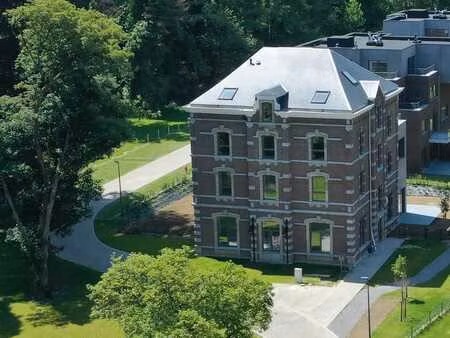 château rénové à neuf - app 2 et 3 ch. àpd 330 000 € à 6%