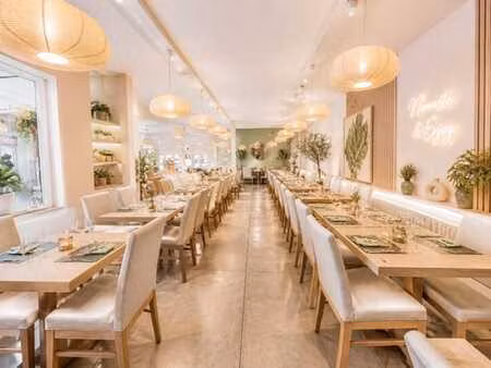 superbe restaurant avec fdc
