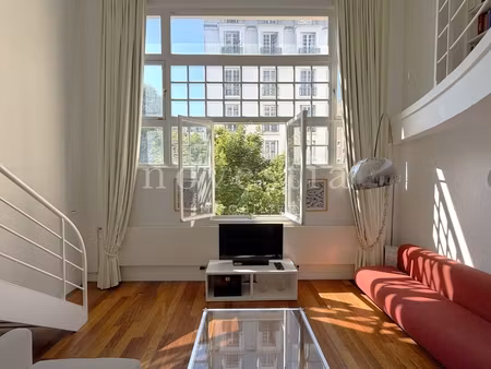 atelier d'artiste 52.06 m²