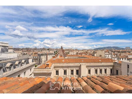 duplex contemporain sous les toits de marseille