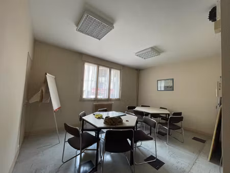 local professionnel secteur mairie