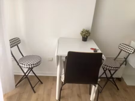 studio meuble avec parking