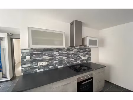 location maison  61 m² t-2 à castres  650 €