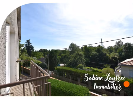 appartement t3 au calme avec grand séjour  balcon et deux garages
