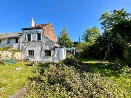 maison 3 façades à rénover entièrement sur terrain de 9 ares