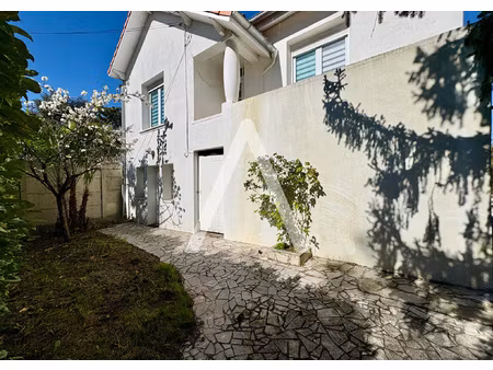 quartier cote pavee - maison 5 pièces - 159 m2 avec stationn