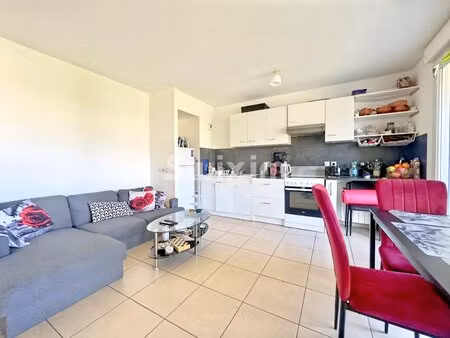 appartement 2 pièces - vetraz-monthoux avec place de parking