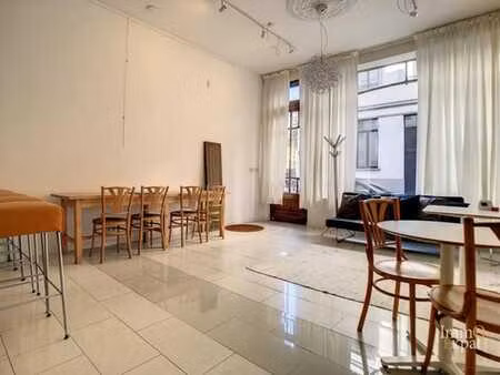 rue des commerçants  bureau/commerce avec bar  cuisine et ca