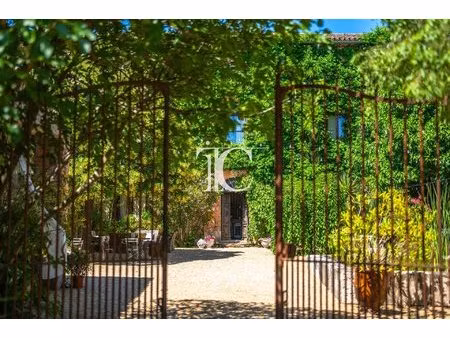 propriete exceptionnelle du xviiieme 4.4ha de terrain