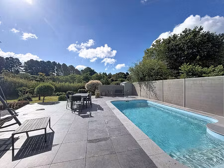 lorient  belle maison familiale avec piscine et grand jardin plein sud