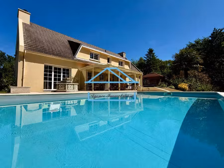 villa d'architecte avec piscine chauffée