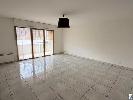 location appartement 3 pièces 71 m² à le mesnil-esnard (76240)