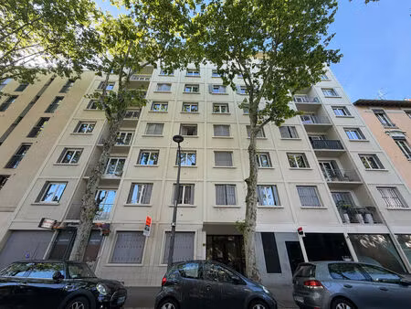 location bureaux 60 m²