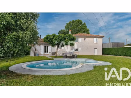 maison traditionnelle à ondes (31330)