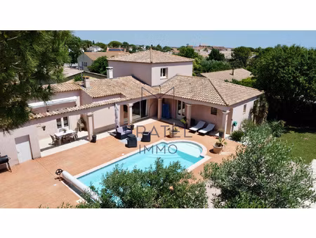 villa languedocienne de 195 m2 avec piscine