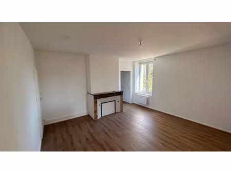 grand 2 pièces avec double pièce de vie - refait à neuf à foug