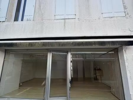 immeuble ou maison de ville avec local commercial – hyper centre du château-d'oléron (1748