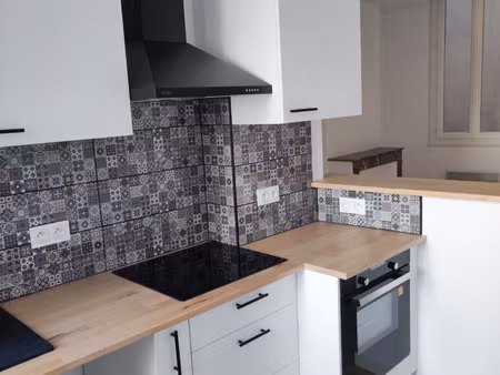 joli t2 renove 37 m2 au coeur du centre historique valettoi