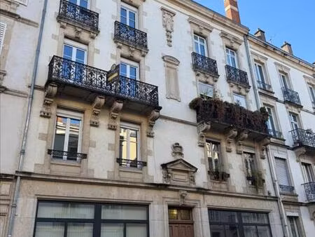 nancy pepinière  magnifique 2 pièces très bon état en dernier étage