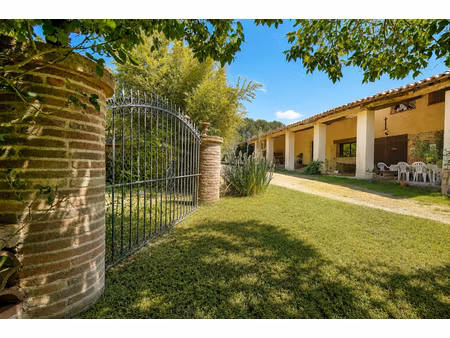 a vendre propriété de charme  8 pièce(s) l isle jourdain 278 m2